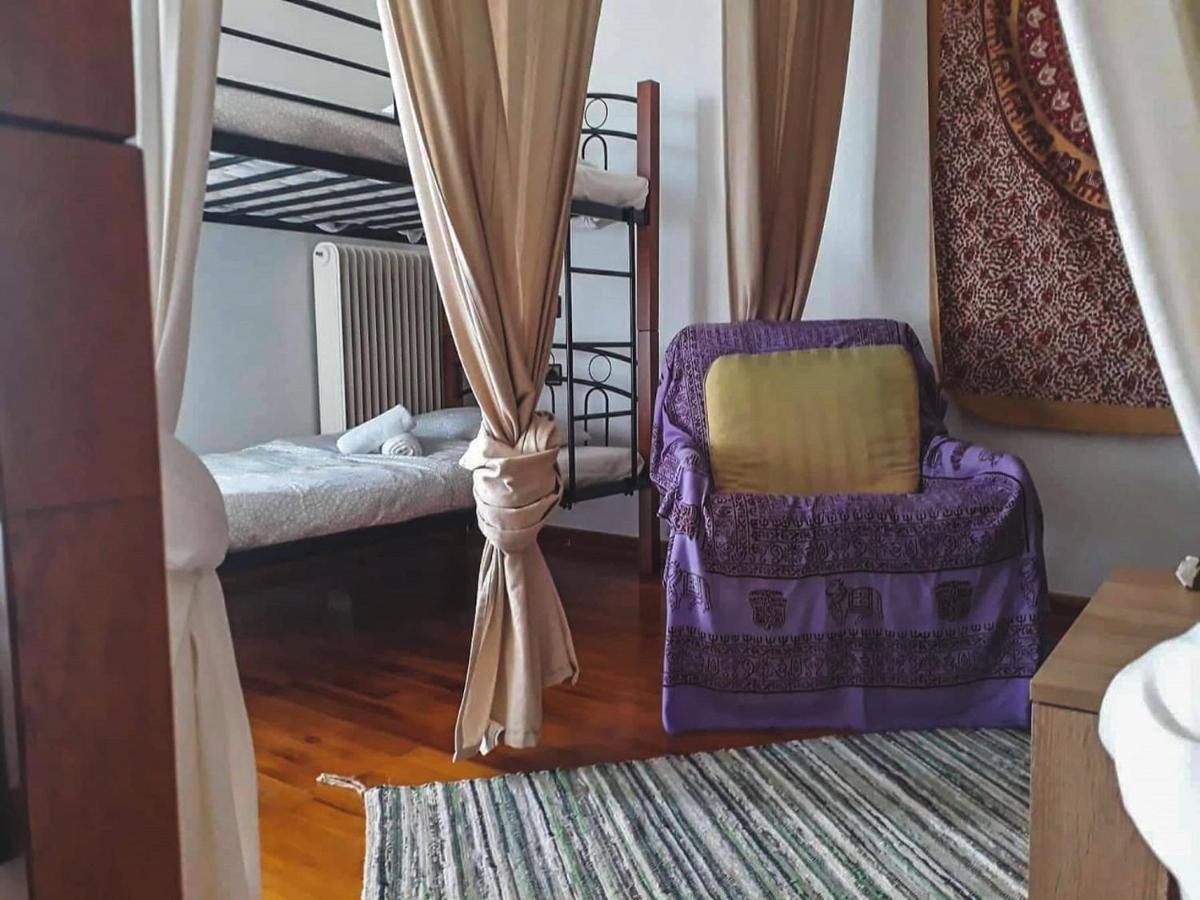 Urban Yoga House Hostel & Retreat Янина Екстериор снимка